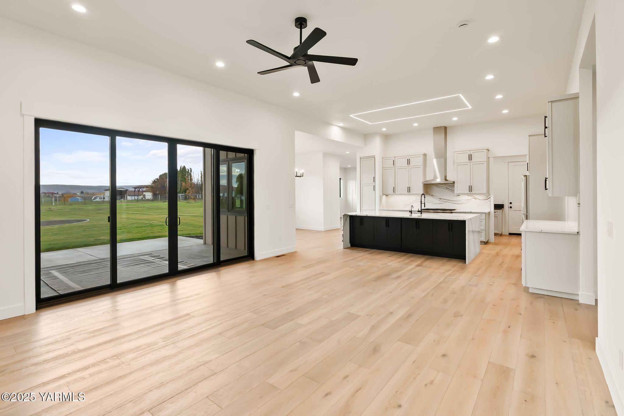 Yakima, Washington, 98908, United States, 4 Bedrooms Bedrooms, ,4 BathroomsBathrooms,Residential,Active,1993973