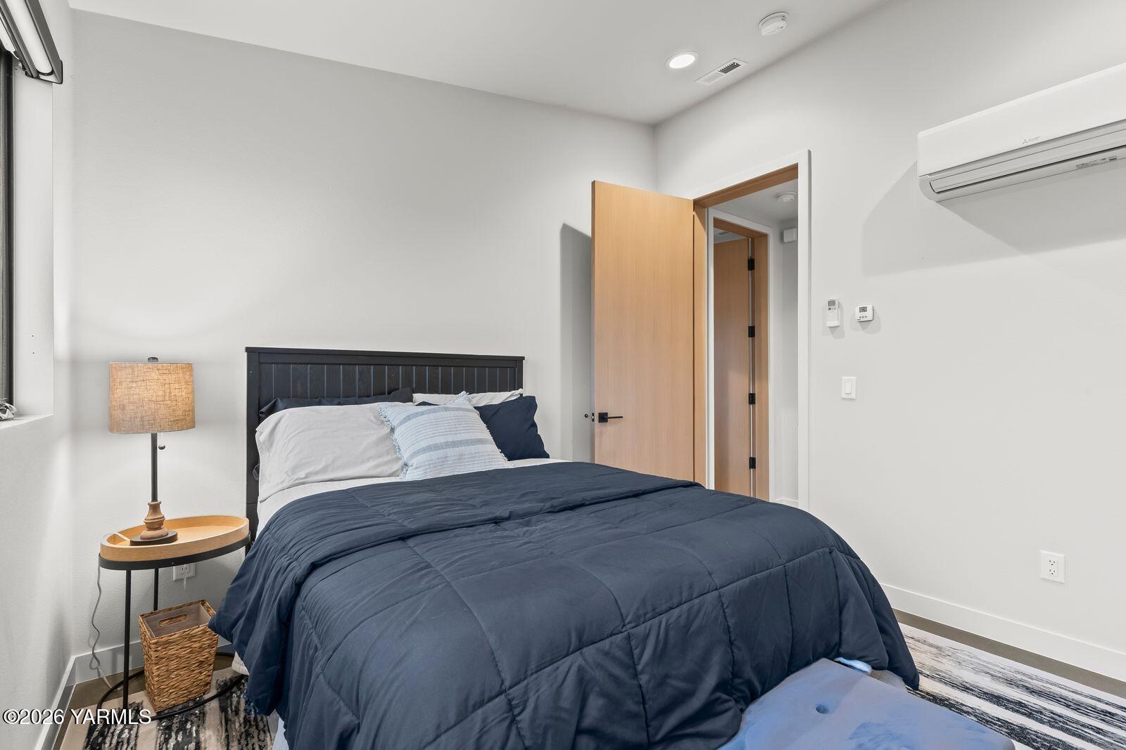 Yakima, Washington, 98908, United States, 4 Bedrooms Bedrooms, ,4 BathroomsBathrooms,Residential,Active,2011450