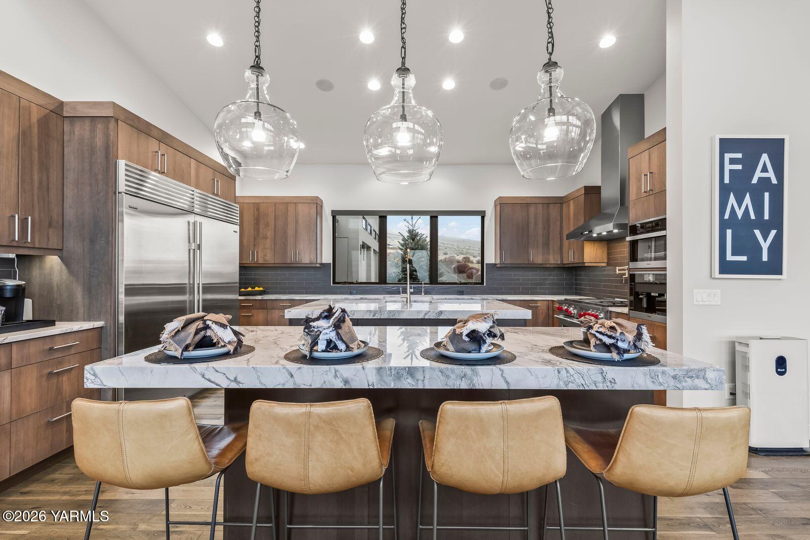 Yakima, Washington, 98908, United States, 4 Bedrooms Bedrooms, ,4 BathroomsBathrooms,Residential,Active,2011450