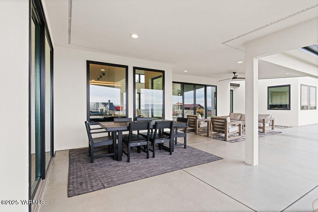 Yakima, Washington, 98908, United States, 4 Bedrooms Bedrooms, ,4 BathroomsBathrooms,Residential,Active,2008323