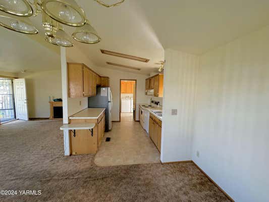 55 W WASHINGTON AVE UNIT 105, YAKIMA, WA 98903, photo 5 of 14