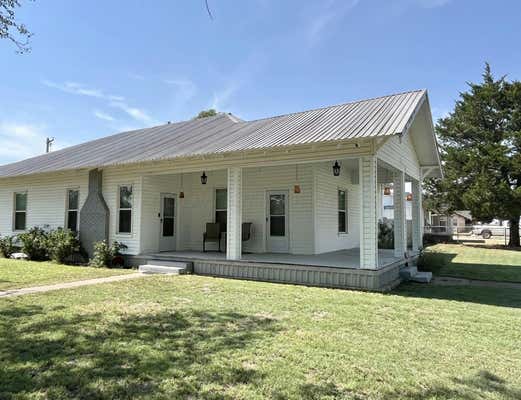 110 S CHERRY ST, CLAUDE, TX 79019 - Image 1