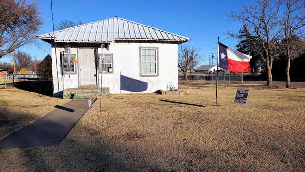 221 S BRANDT ST, SPEARMAN, TX 79081 - Image 1