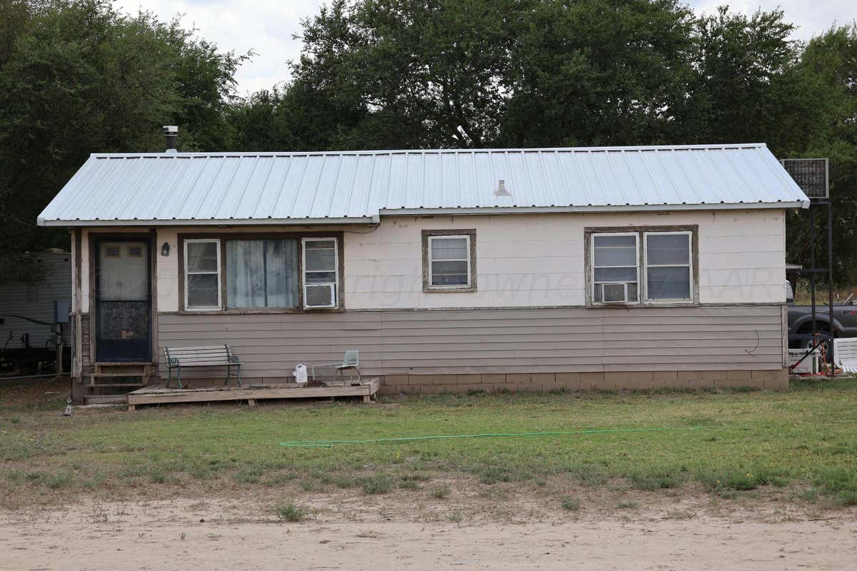 1981 COUNTY ROAD 1048, MULESHOE, TX 79347, photo 1 of 18