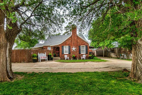 401 W JONES ST, DIMMITT, TX 79027 - Image 1