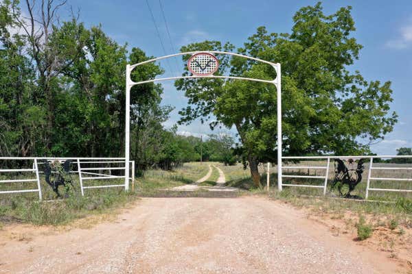 7394 COUNTY ROAD 15, SHAMROCK, TX 79079 - Image 1