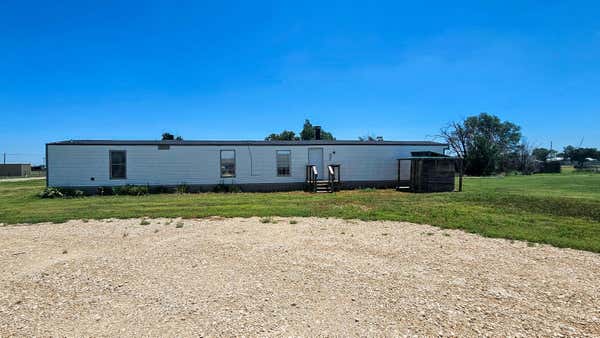 901 DYER ST, CLAUDE, TX 79019 - Image 1