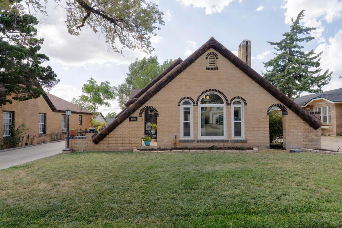 1021 Mary Ellen St  