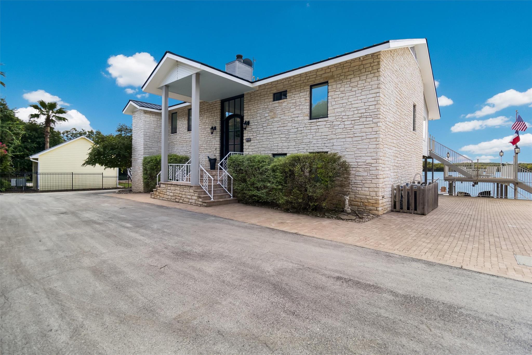 Kingsland, Texas, 78639, United States, 7 Bedrooms Bedrooms, ,6 BathroomsBathrooms,Residential,Active,1946434