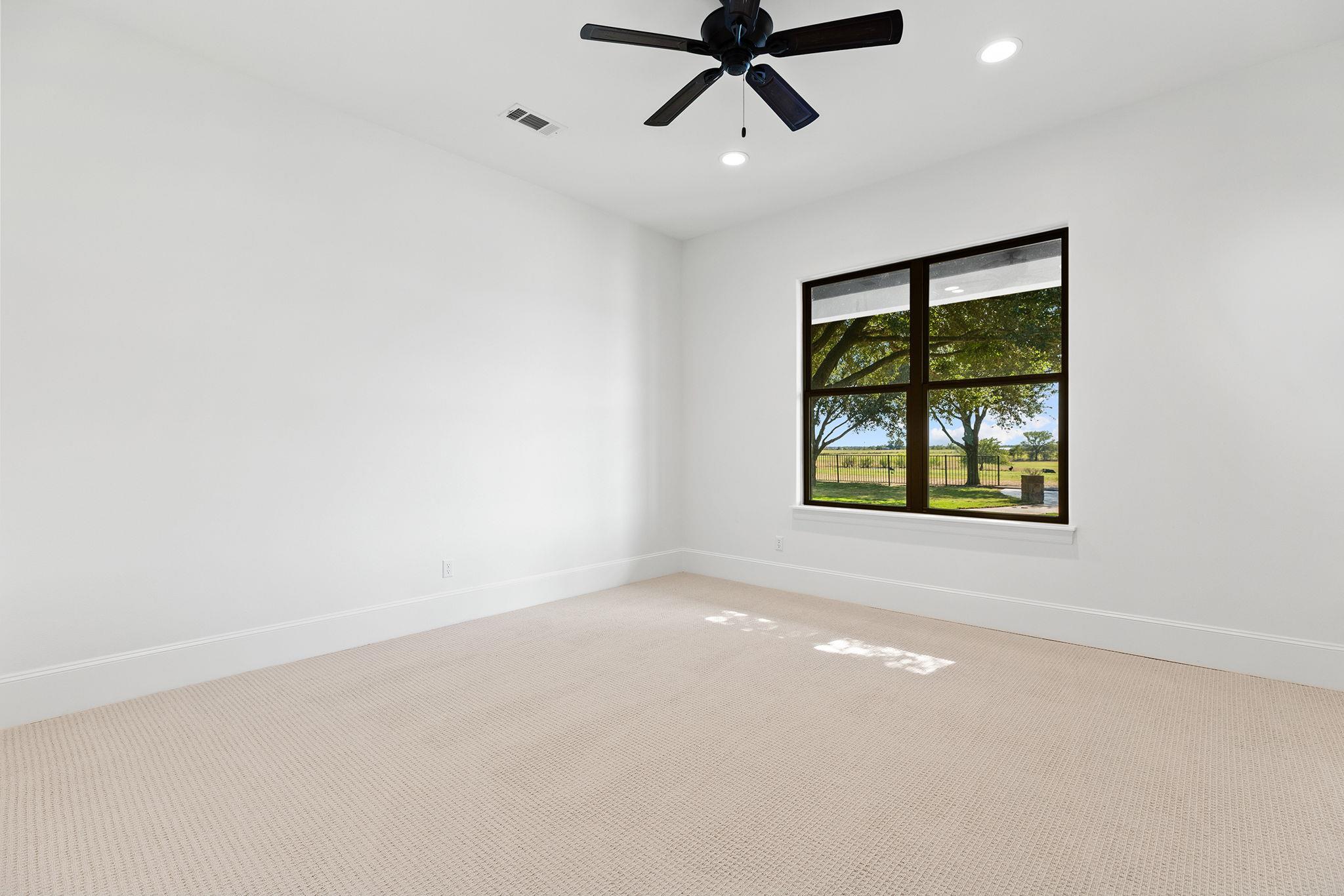 Elgin, Texas, 78621, United States, 5 Bedrooms Bedrooms, ,4 BathroomsBathrooms,Residential,Active,1945098