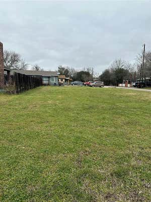 1003 PROCTOR ST, LOCKHART, TX 78644 - Image 1