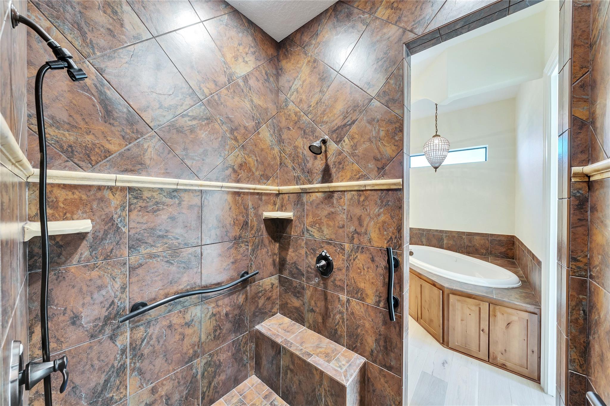 Austin, TX, 78734, United States, 5 Bedrooms Bedrooms, ,5 BathroomsBathrooms,Residential,Active,1704522