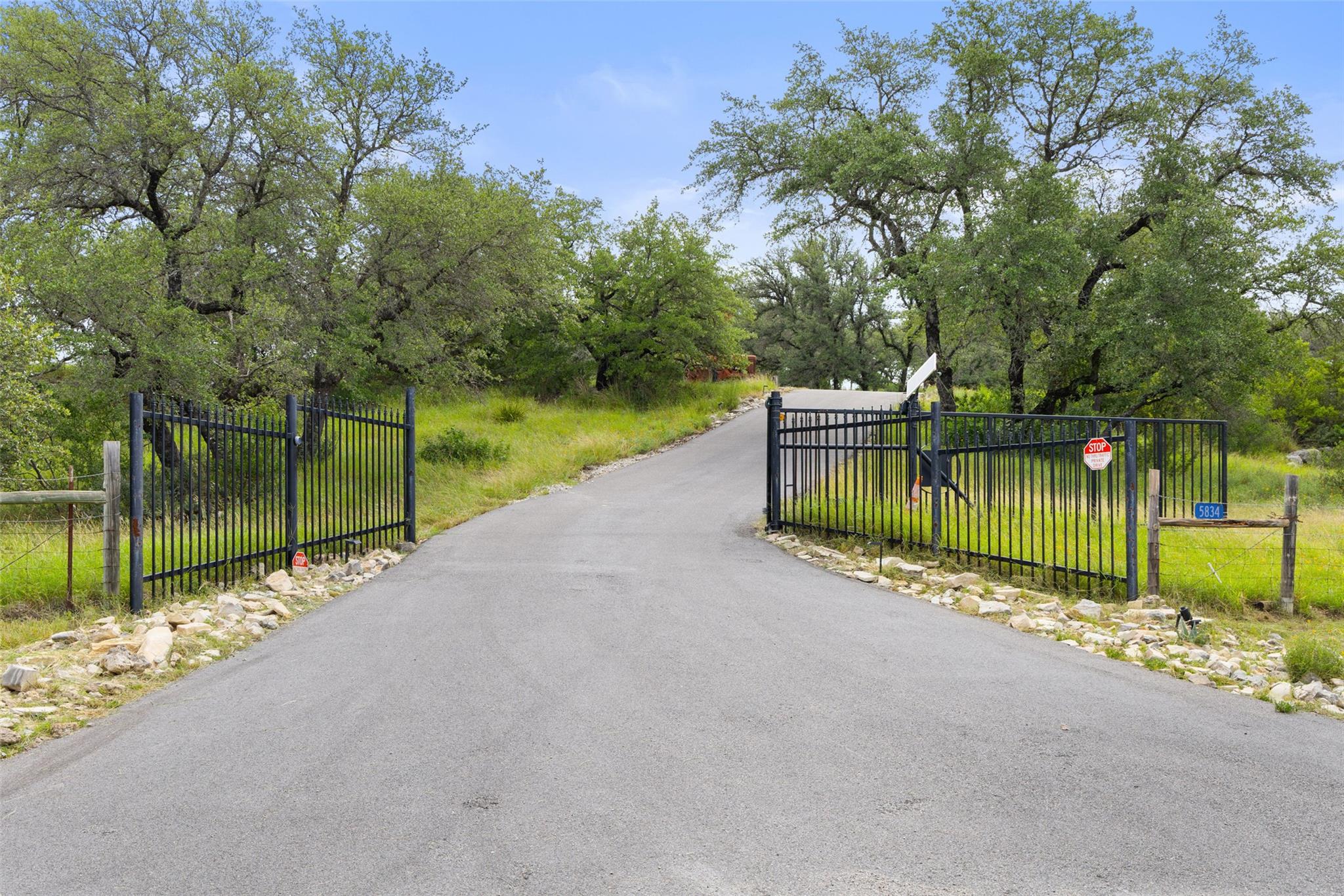 Spicewood, Texas, 78669, United States, 2 Bedrooms Bedrooms, ,2 BathroomsBathrooms,Residential,Active,1899916