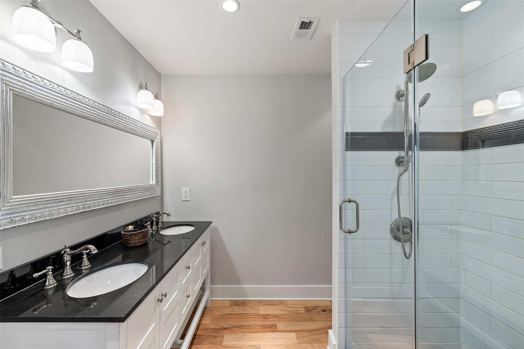 Spicewood, Texas, 78669, United States, 2 Bedrooms Bedrooms, ,2 BathroomsBathrooms,Residential,Active,1899916