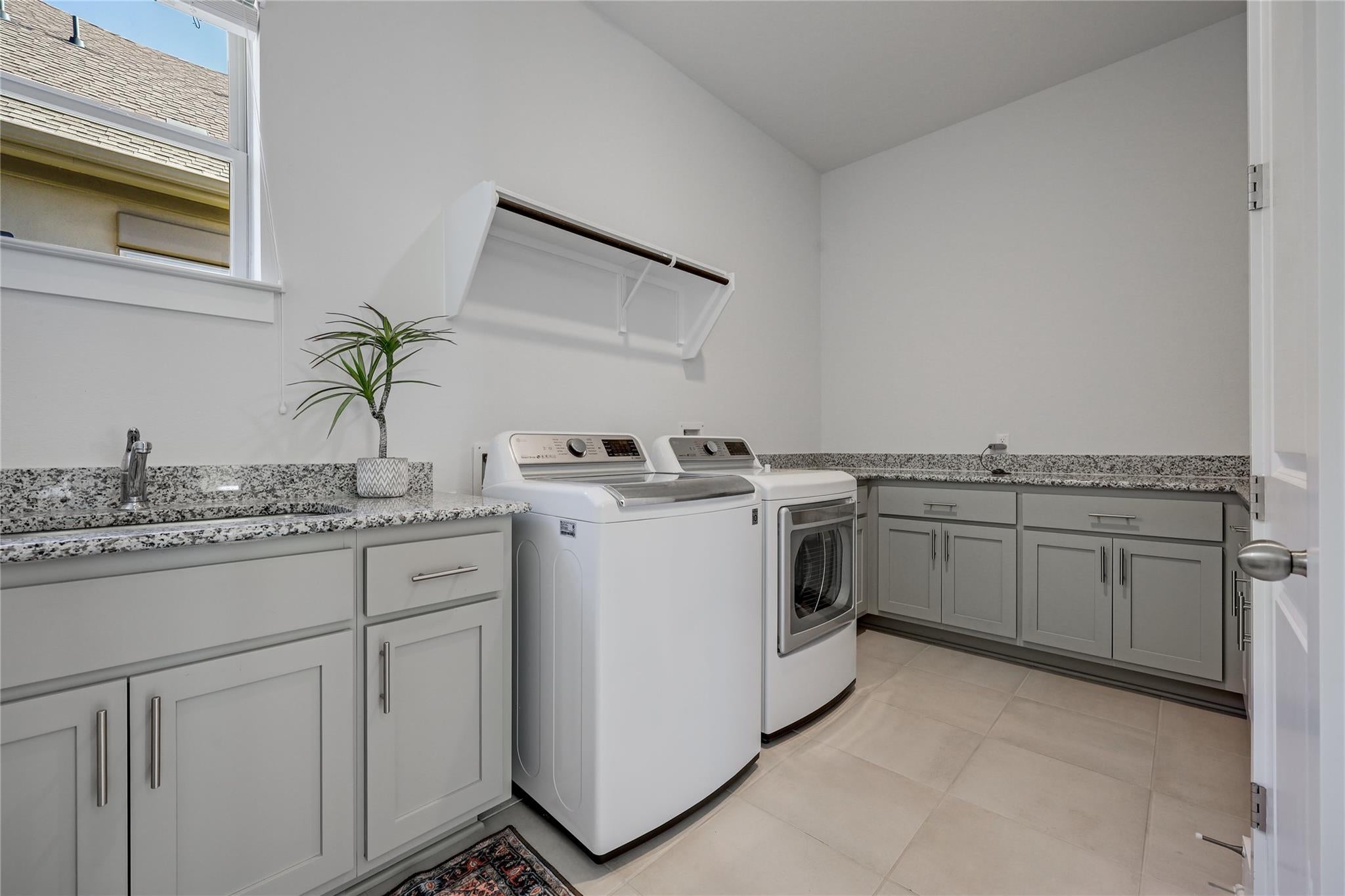 Leander, Texas, 78641, United States, 5 Bedrooms Bedrooms, ,6 BathroomsBathrooms,Residential,Active,1990674