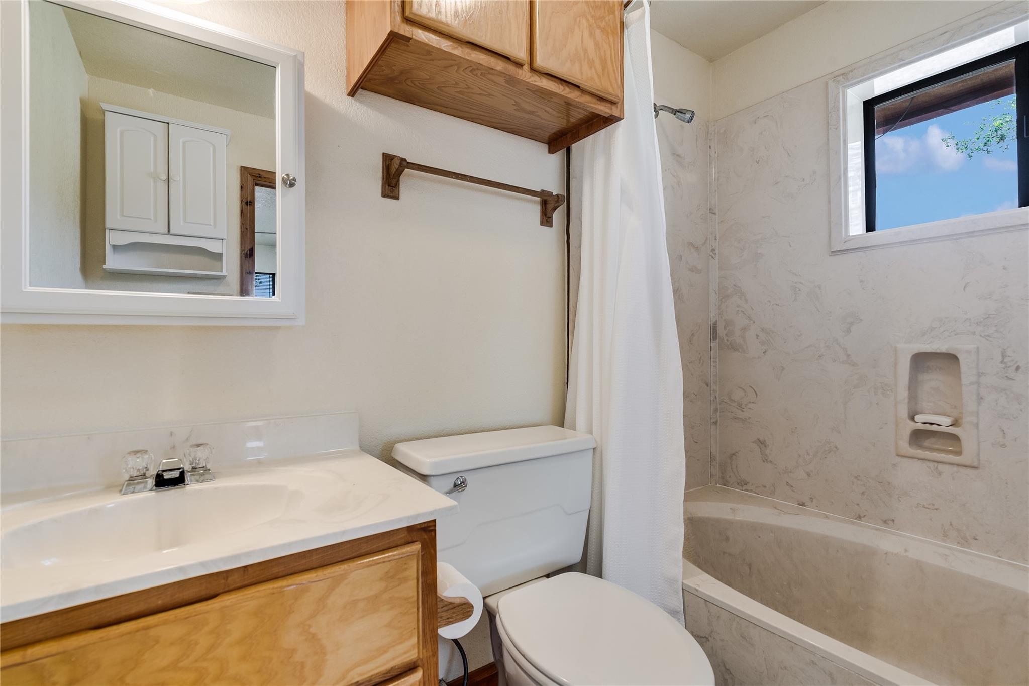 Spicewood, Texas, 78669, United States, ,3 BathroomsBathrooms,Residential,Active,1832331