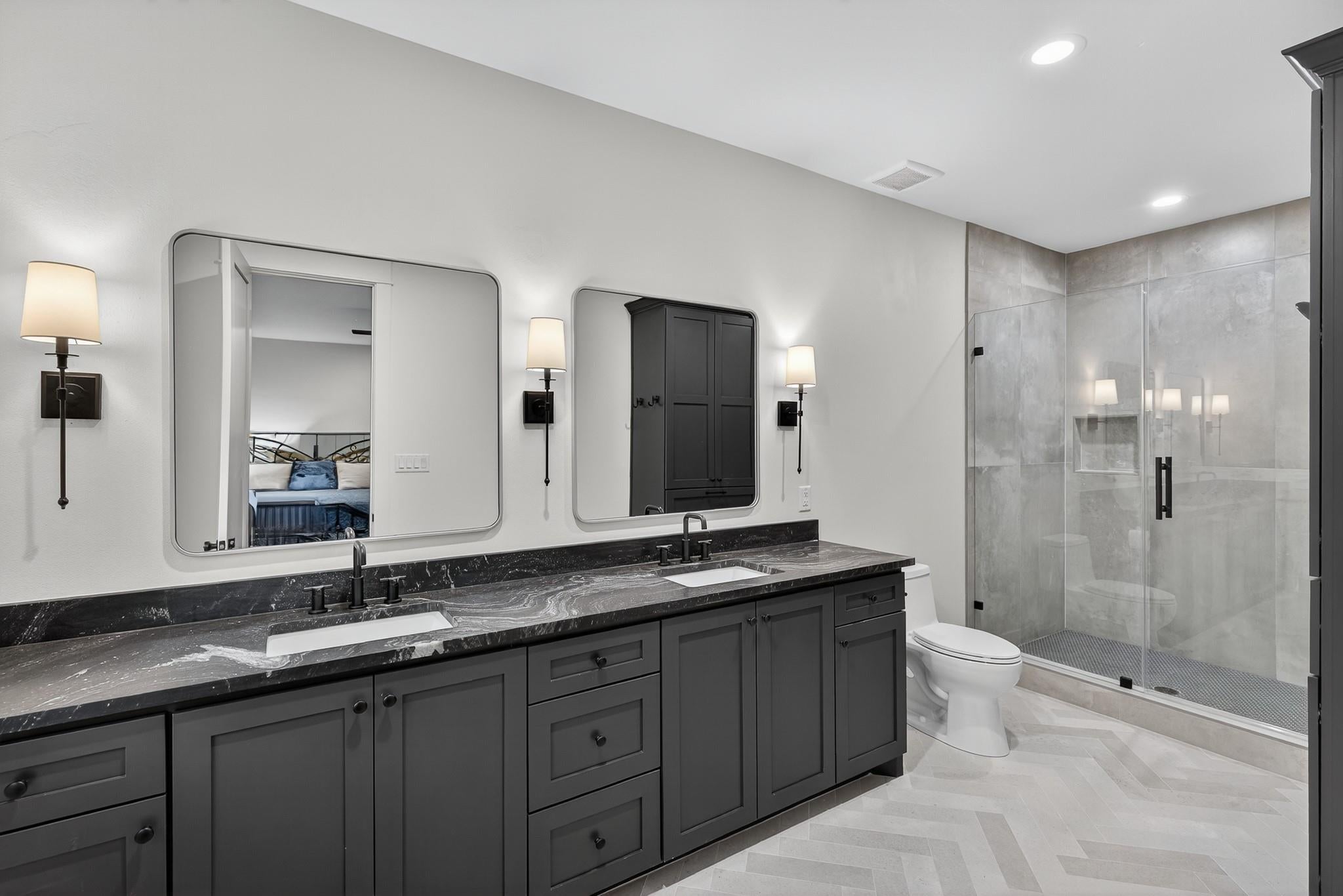 Kingsland, Texas, 78639, United States, 5 Bedrooms Bedrooms, ,4 BathroomsBathrooms,Residential,Active,2006783