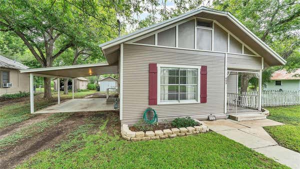 409 N AVENUE G, SHINER, TX 77984, photo 2 of 40