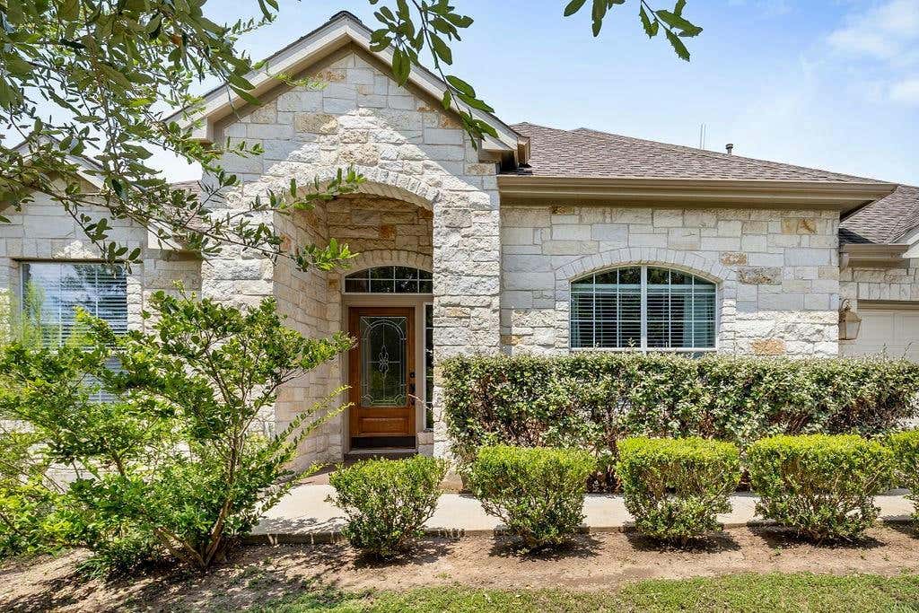 492 LEDGESTONE DR, AUSTIN, TX 78737, photo 1 of 39