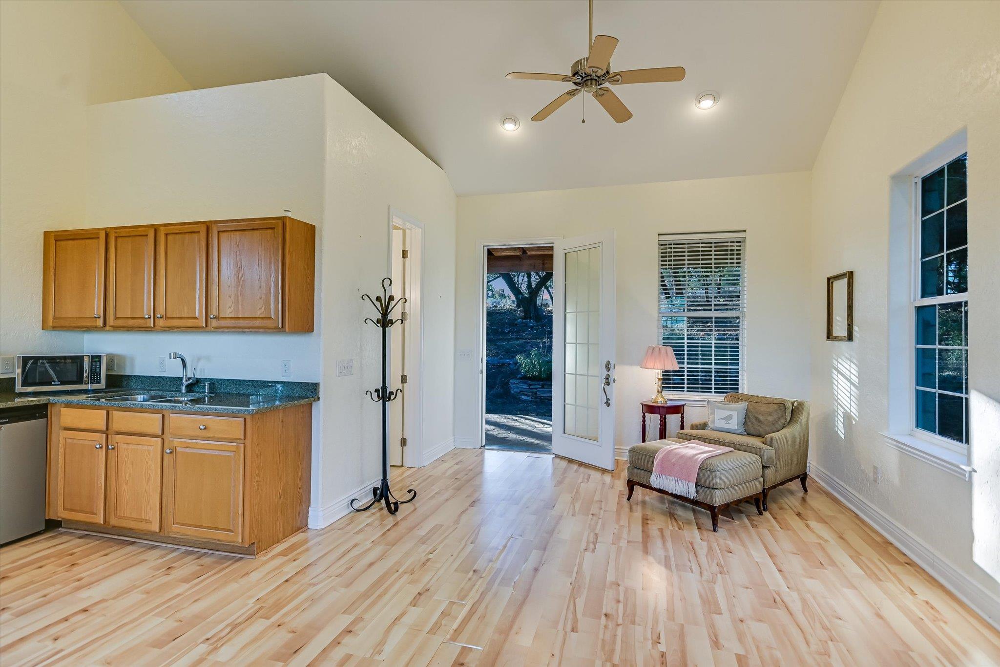 Wimberley, Texas, 78676, United States, 5 Bedrooms Bedrooms, ,4 BathroomsBathrooms,Residential,Active,1973530