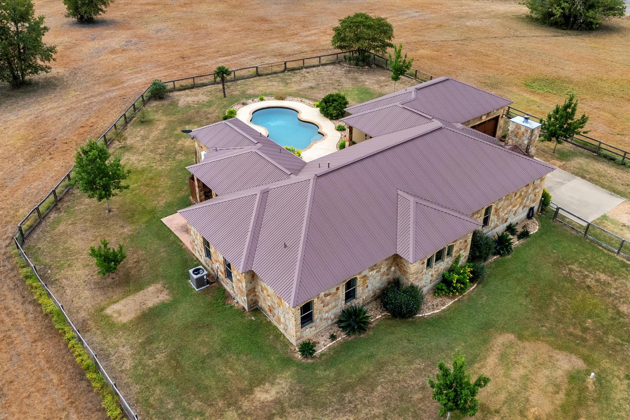 Smithville, Texas, 78957, United States, 4 Bedrooms Bedrooms, ,3 BathroomsBathrooms,Residential,Active,1933712