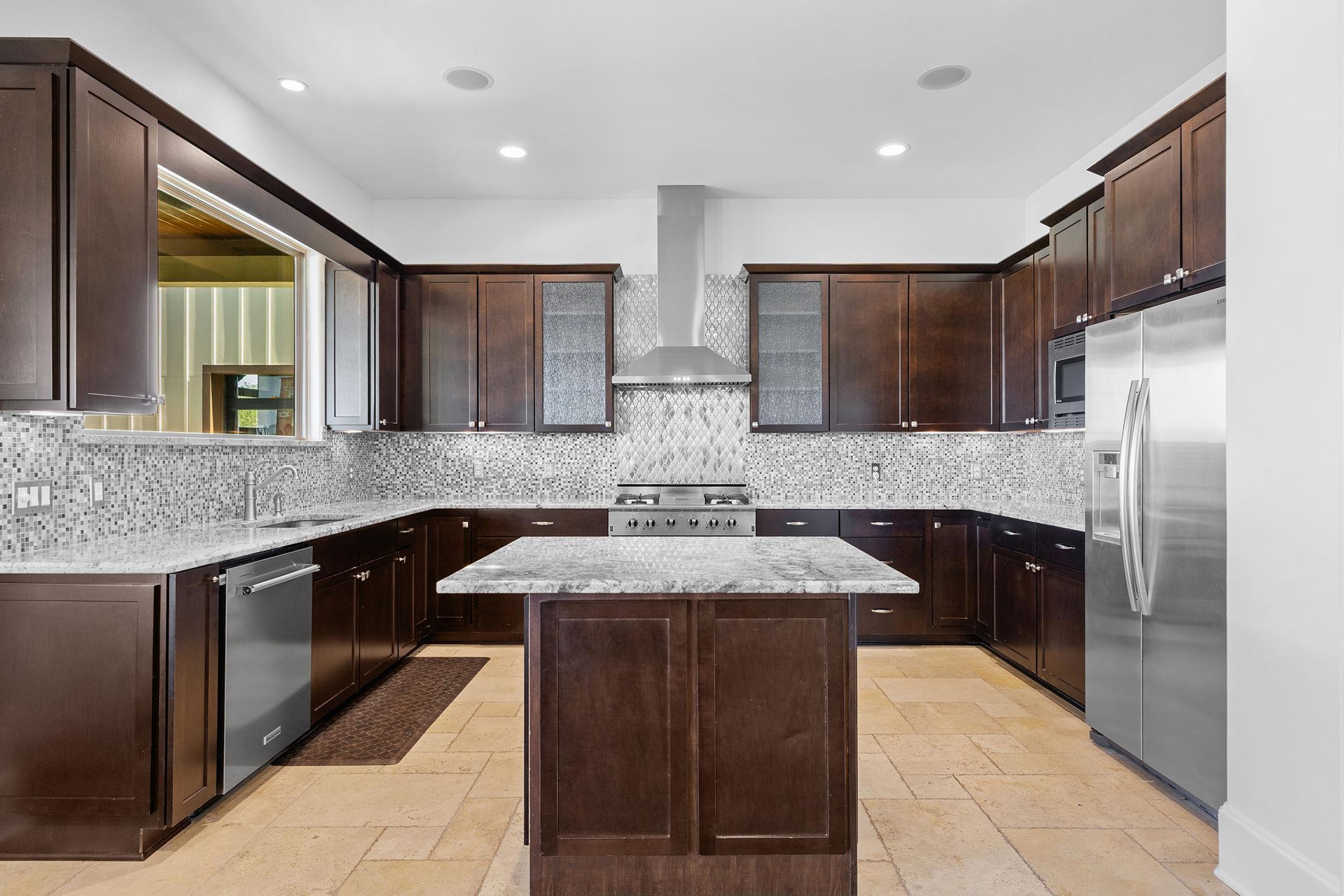 Elgin, Texas, 78621, United States, 5 Bedrooms Bedrooms, ,4 BathroomsBathrooms,Residential,Active,1945098