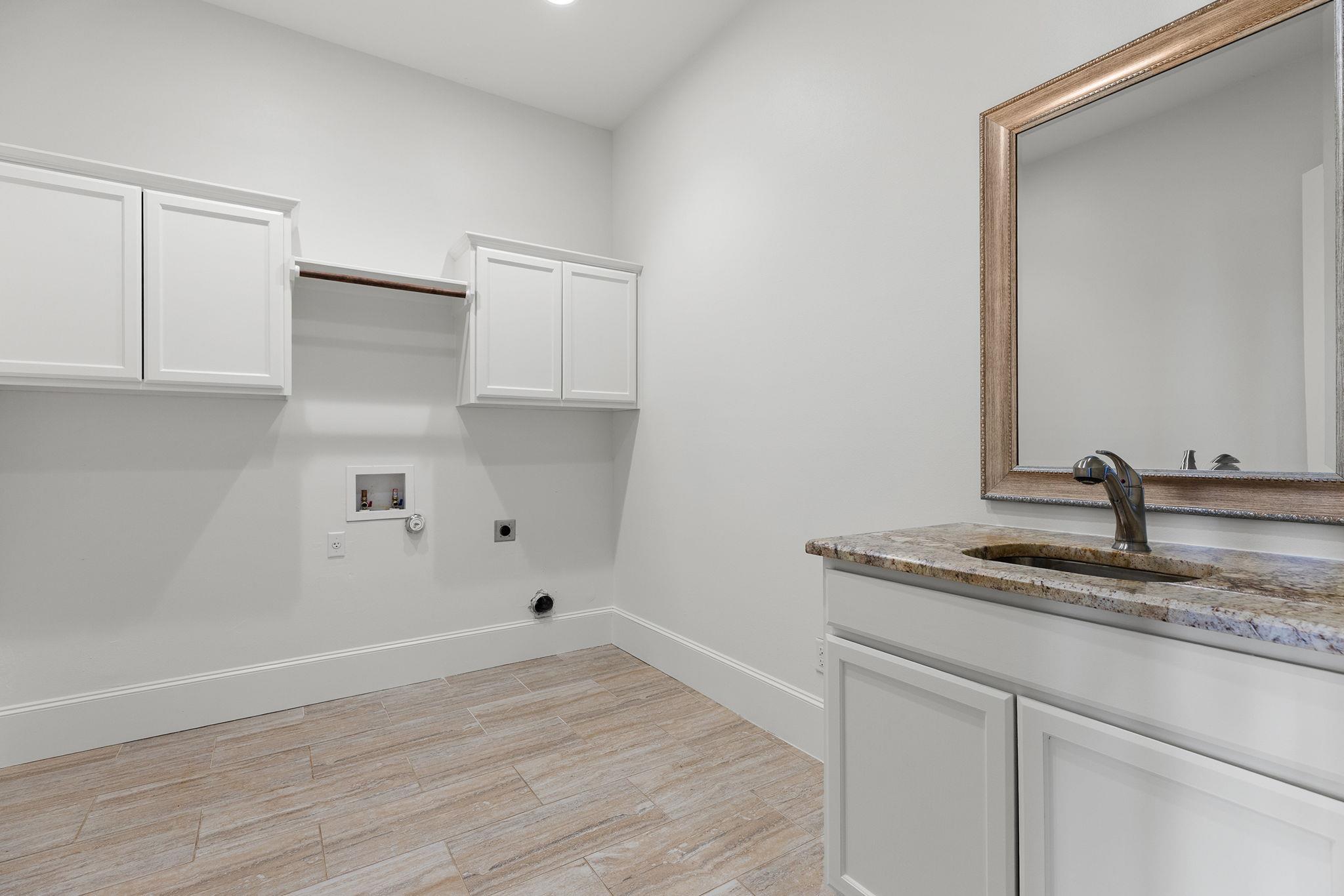 Elgin, Texas, 78621, United States, 5 Bedrooms Bedrooms, ,4 BathroomsBathrooms,Residential,Active,2006921