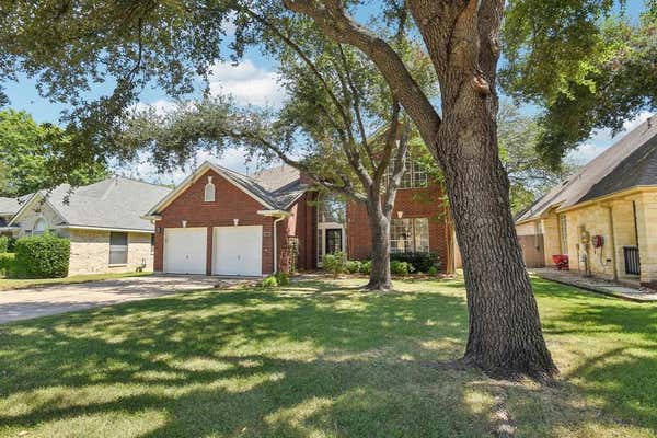 5712 TRELAWNEY LN, AUSTIN, TX 78739, photo 3 of 39