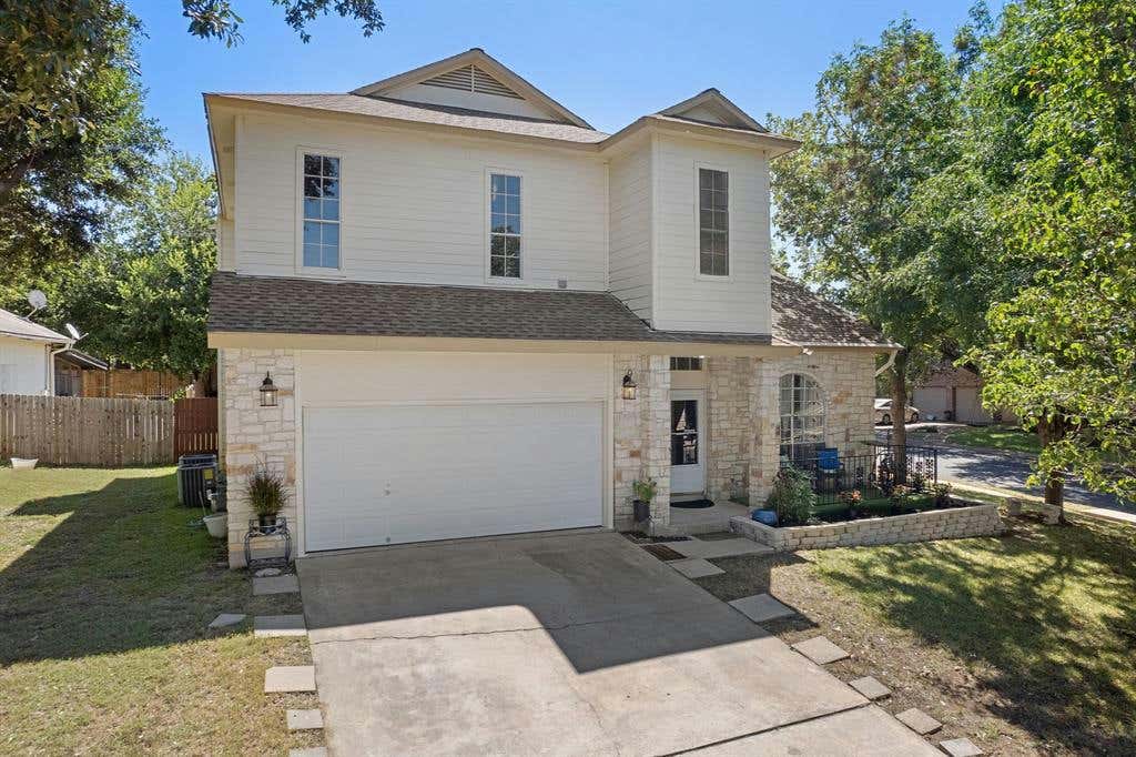 10219 LINDSHIRE LN, AUSTIN, TX 78748, photo 1 of 40