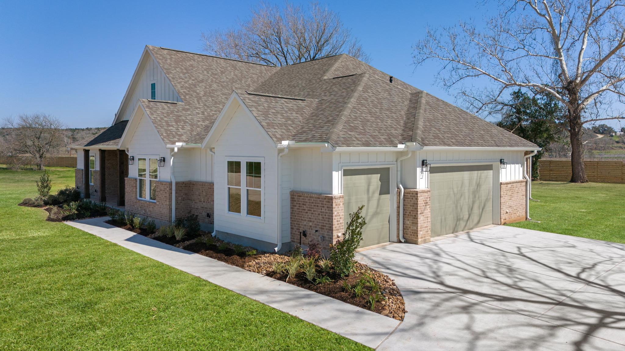 Smithville, Texas, 78957, United States, 4 Bedrooms Bedrooms, ,5 BathroomsBathrooms,Residential,Active,1715487