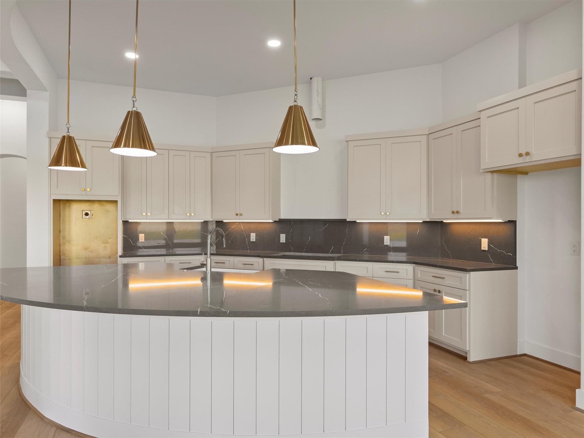 Smithville, Texas, 78957, United States, ,4 BathroomsBathrooms,Residential,Active,1852736