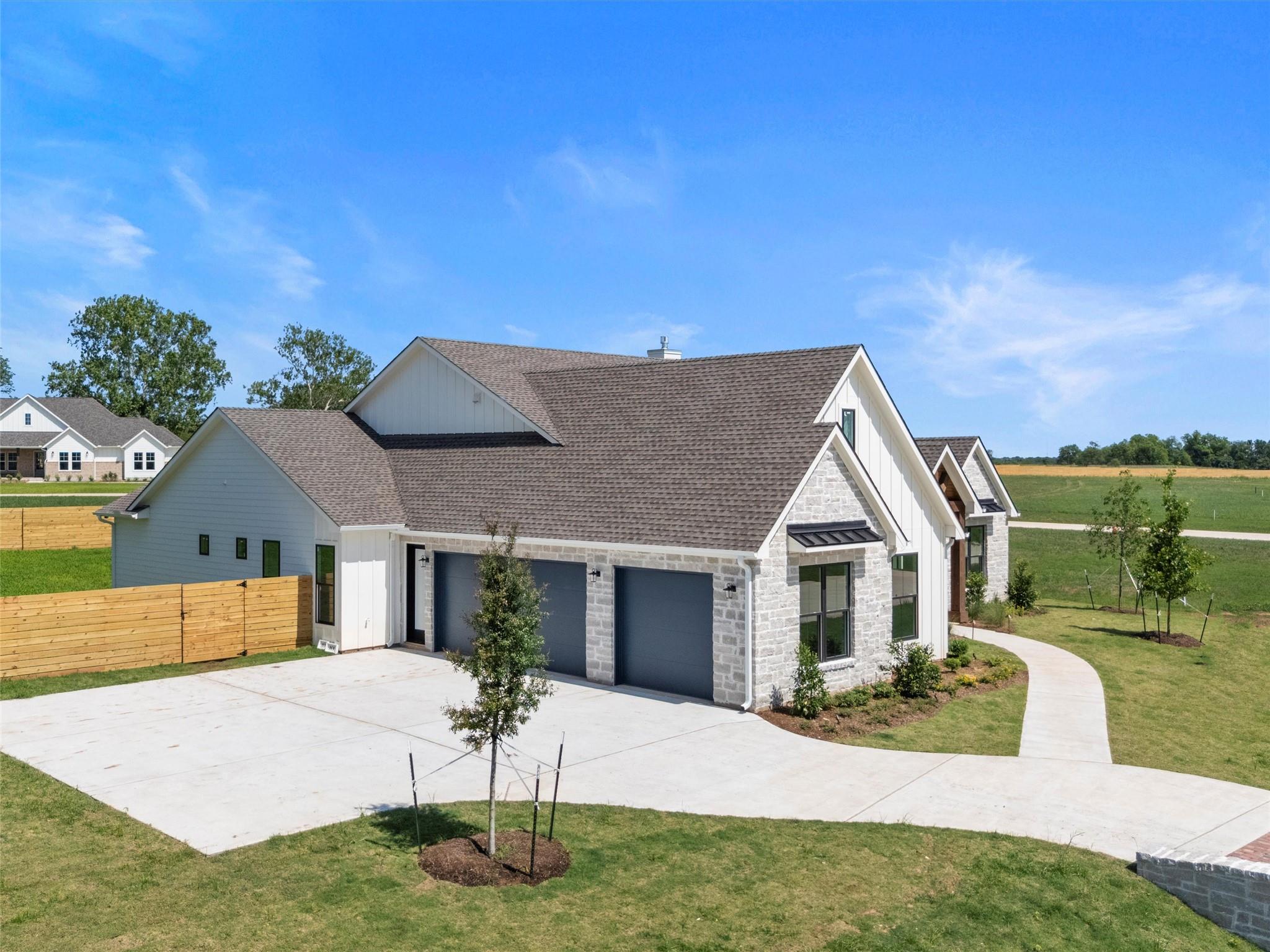 Smithville, Texas, 78957, United States, ,4 BathroomsBathrooms,Residential,Active,1852736