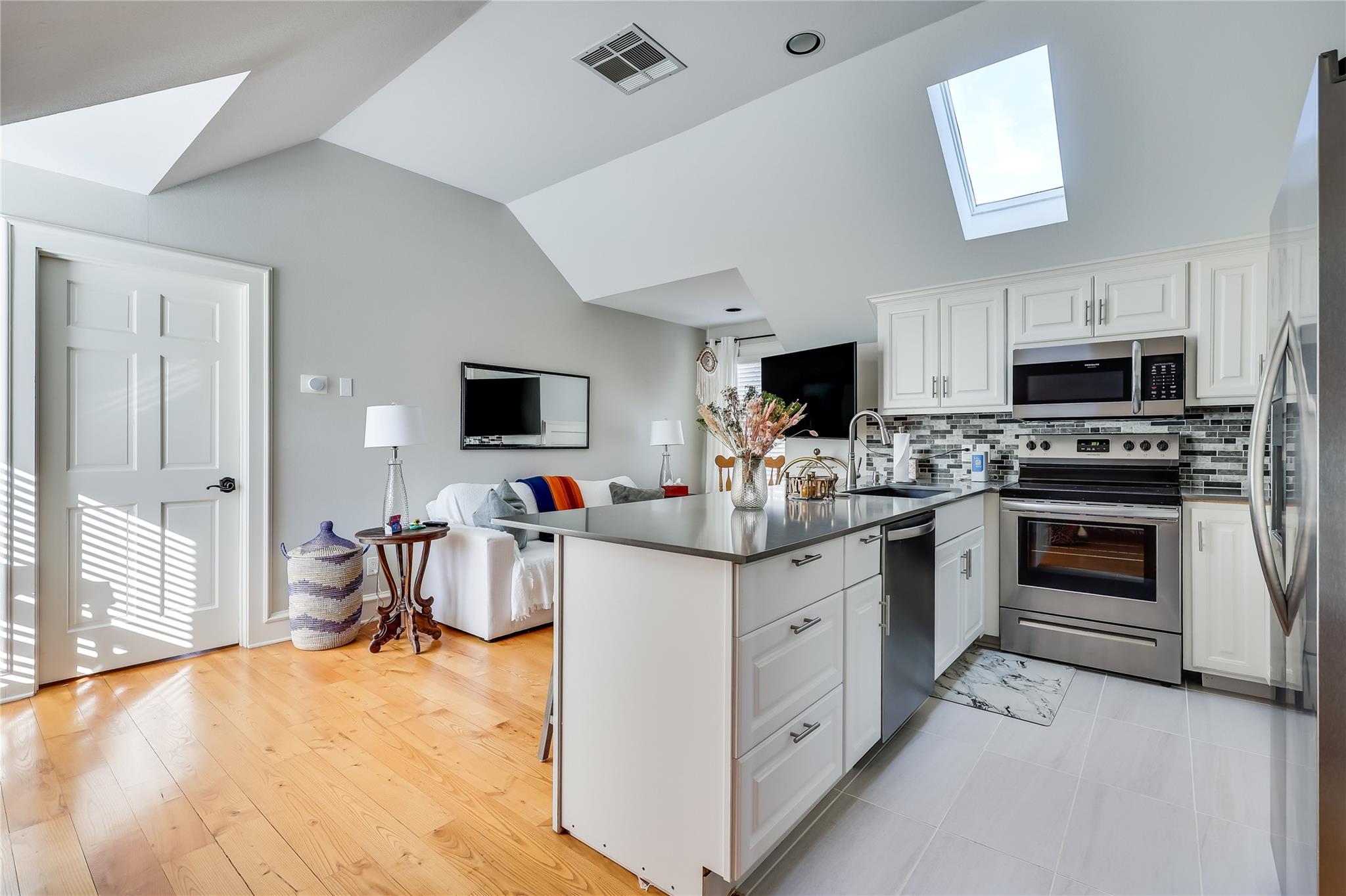 Austin, Texas, 78734, United States, 6 Bedrooms Bedrooms, ,7 BathroomsBathrooms,Residential,Active,2012899