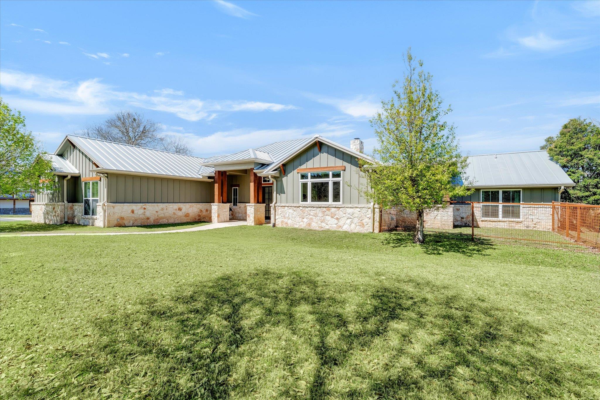 Wimberley, Texas, 78676, United States, 4 Bedrooms Bedrooms, ,4 BathroomsBathrooms,Residential,Active,1959958