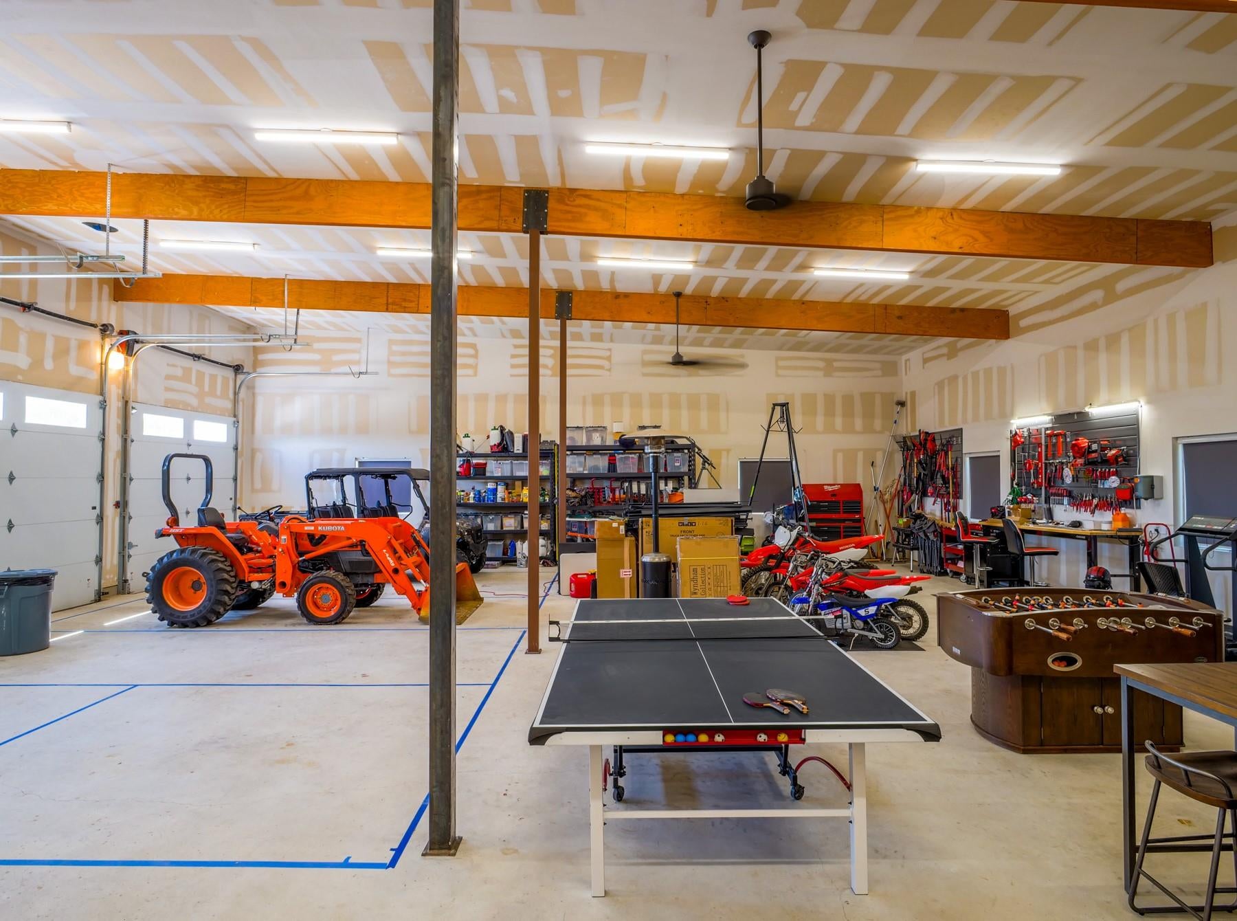 Burnet, Texas, 78611, United States, 2 Bedrooms Bedrooms, ,3 BathroomsBathrooms,Residential,Active,1989785