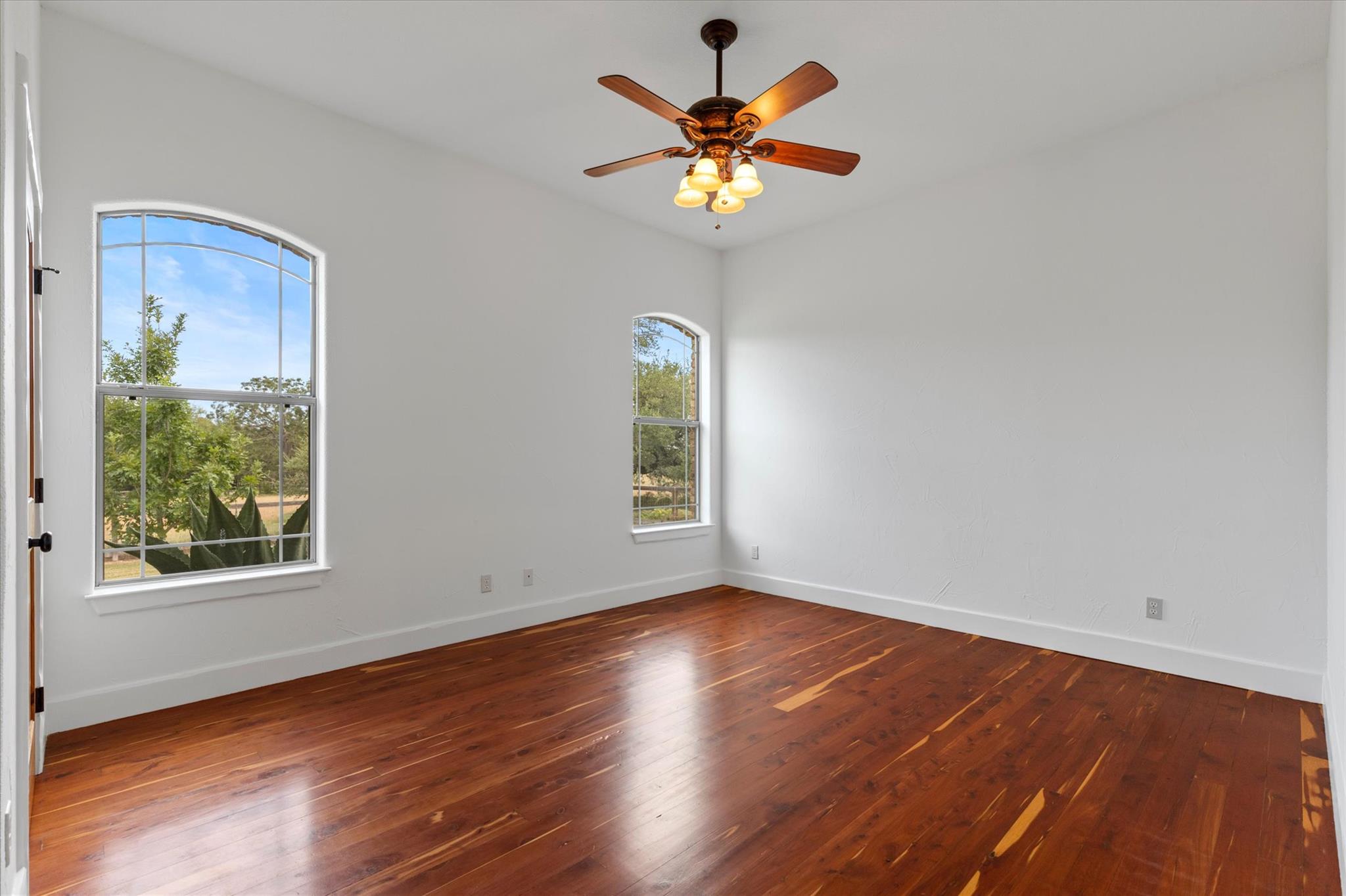 Smithville, Texas, 78957, United States, 4 Bedrooms Bedrooms, ,3 BathroomsBathrooms,Residential,Active,1933712