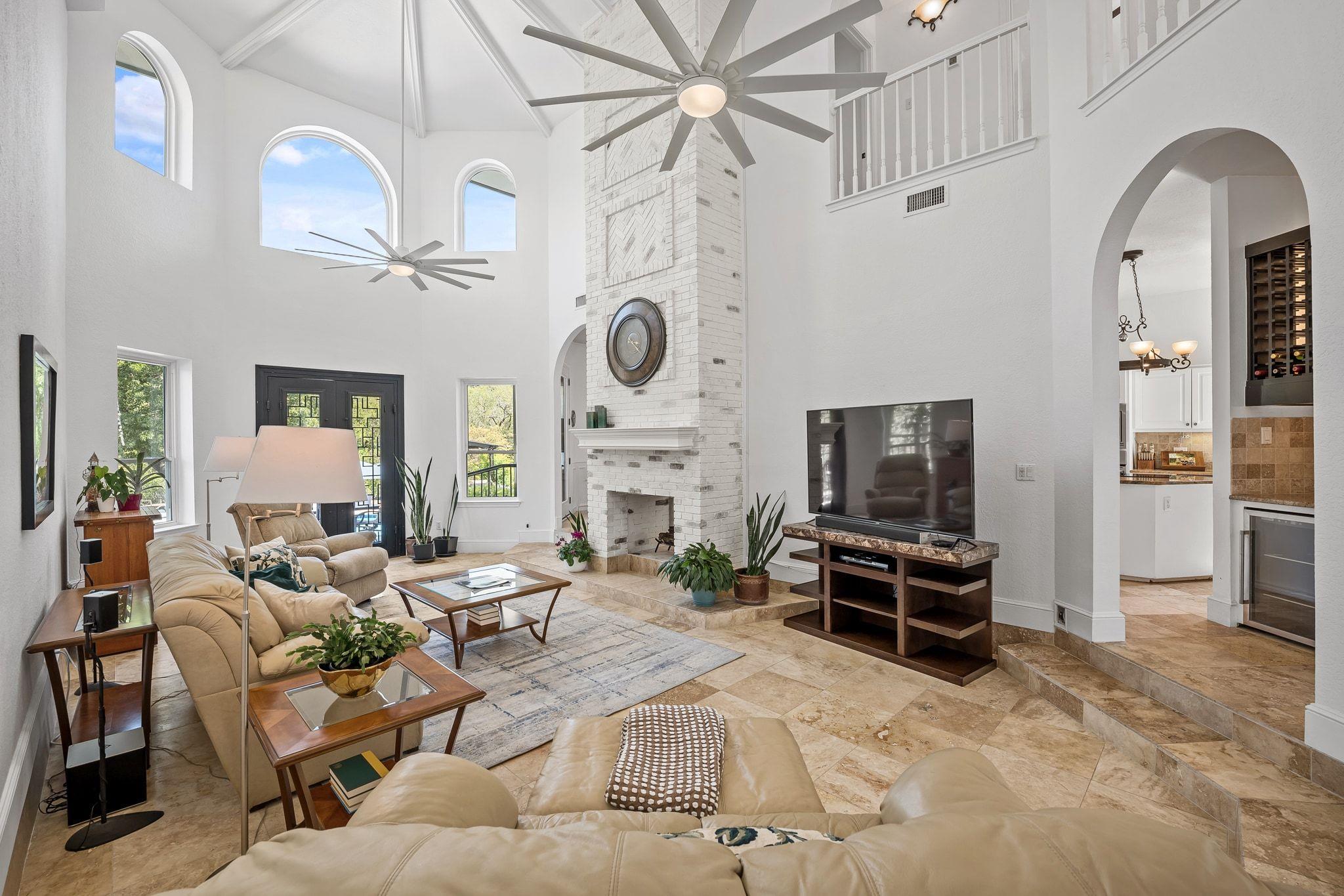 Lakeway, Texas, 78734, United States, 4 Bedrooms Bedrooms, ,3 BathroomsBathrooms,Residential,Active,1945096