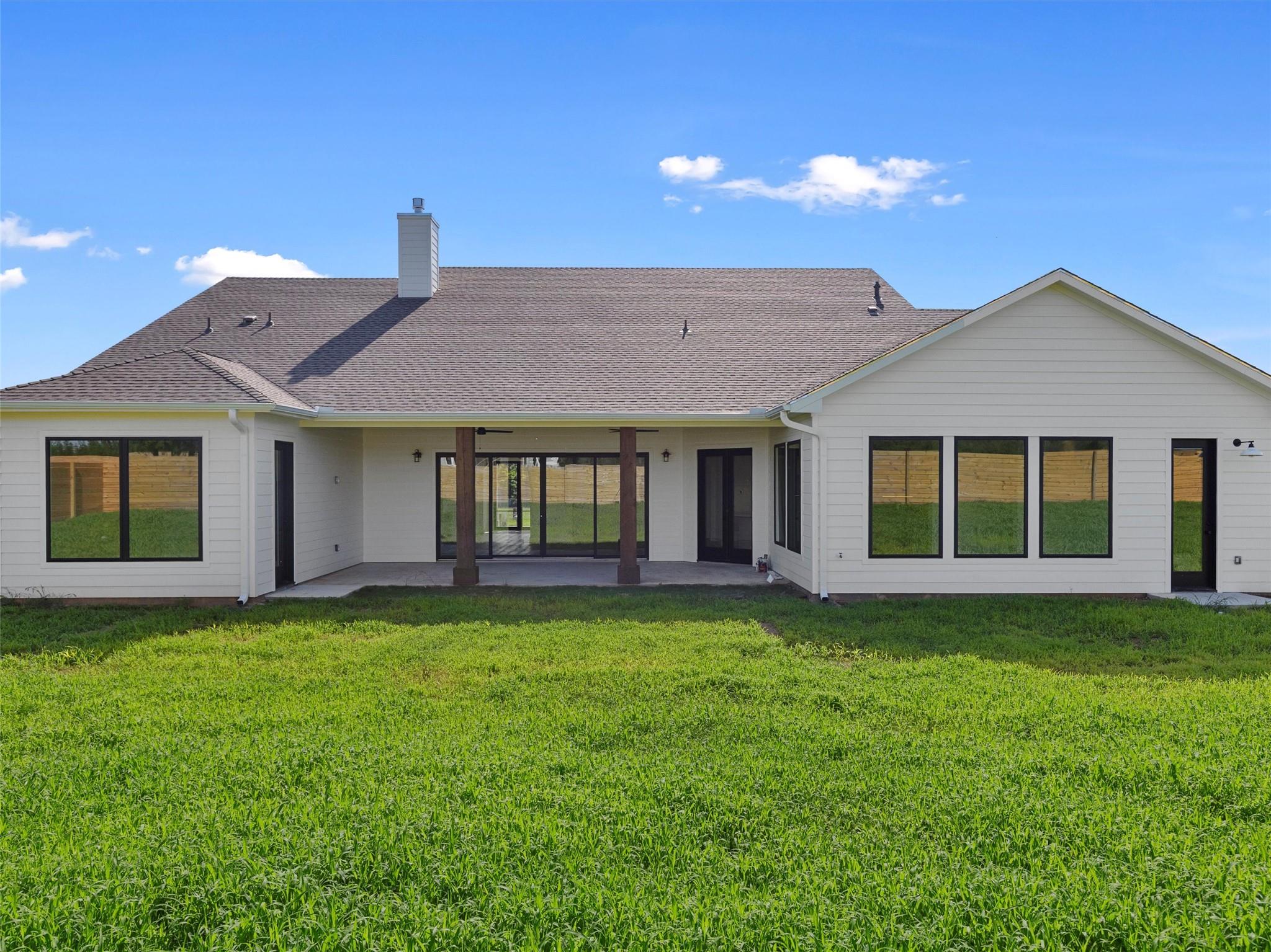 Smithville, Texas, 78957, United States, ,4 BathroomsBathrooms,Residential,Active,1852736