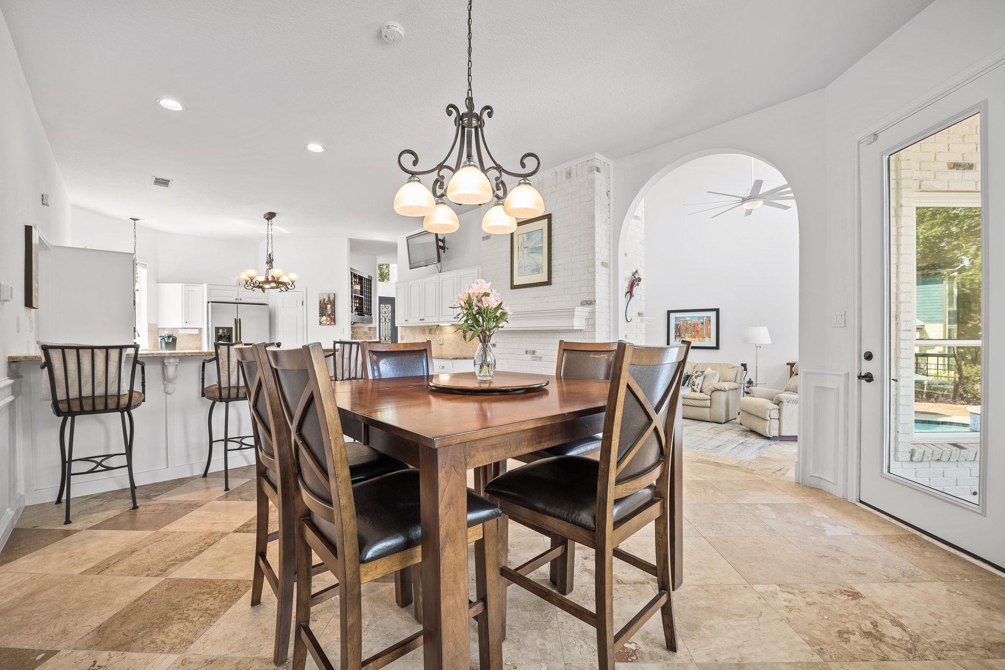Lakeway, Texas, 78734, United States, 4 Bedrooms Bedrooms, ,3 BathroomsBathrooms,Residential,Active,1945096