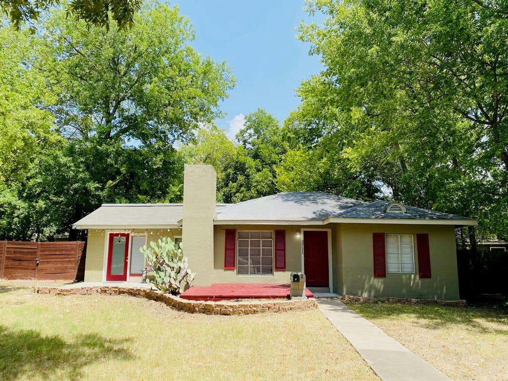 3711 VINELAND DR, AUSTIN, TX 78722, photo 1 of 31