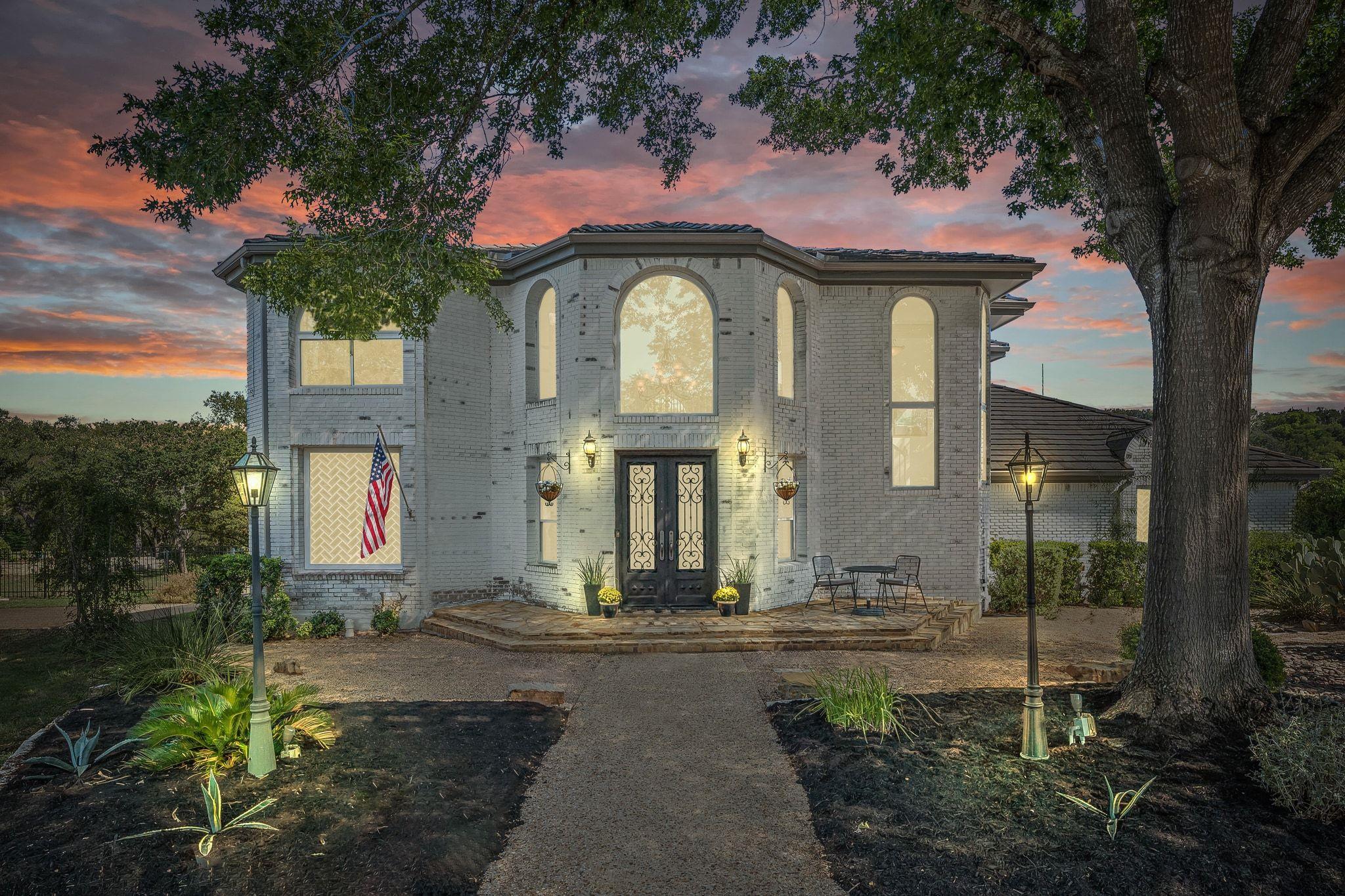 Lakeway, Texas, 78734, United States, 4 Bedrooms Bedrooms, ,3 BathroomsBathrooms,Residential,Active,1945096