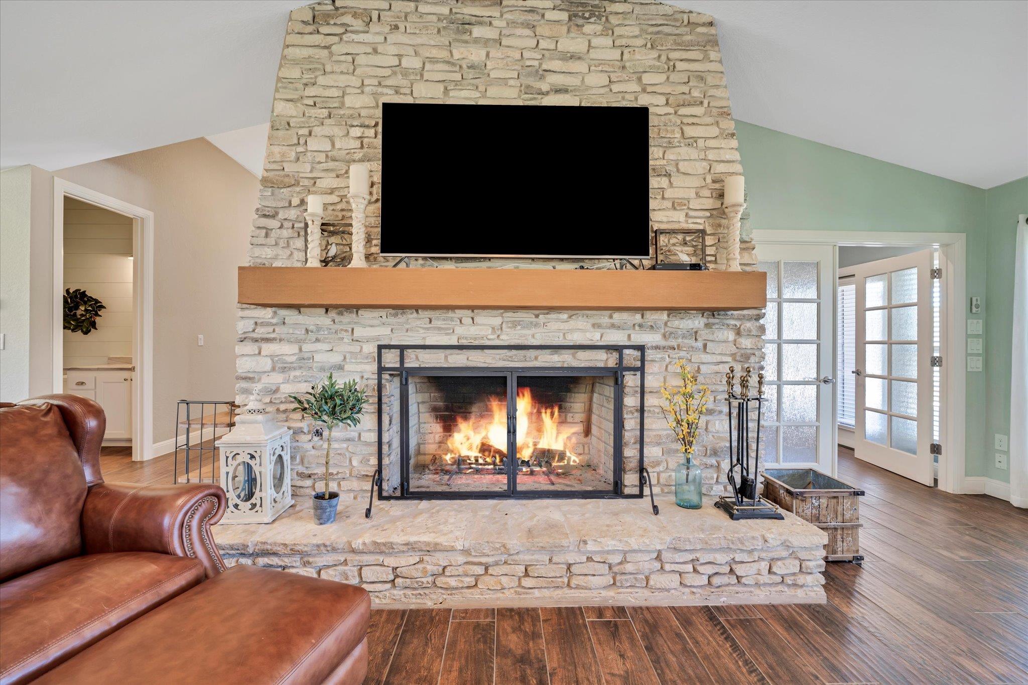 Wimberley, Texas, 78676, United States, 4 Bedrooms Bedrooms, ,4 BathroomsBathrooms,Residential,Active,1959958