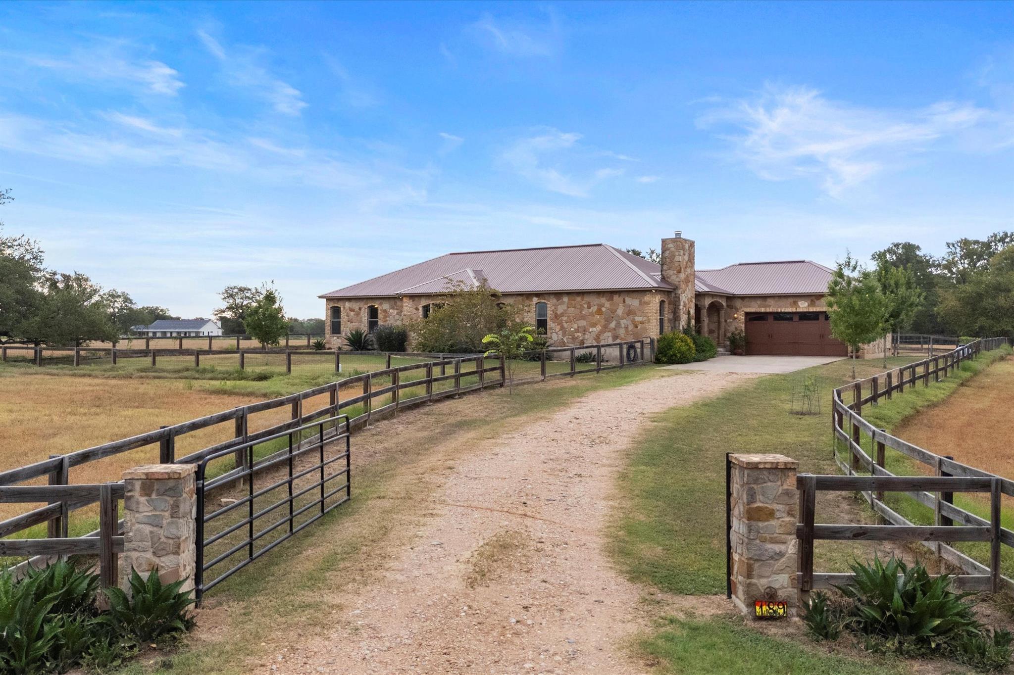 Smithville, Texas, 78957, United States, 4 Bedrooms Bedrooms, ,3 BathroomsBathrooms,Residential,Active,1933712