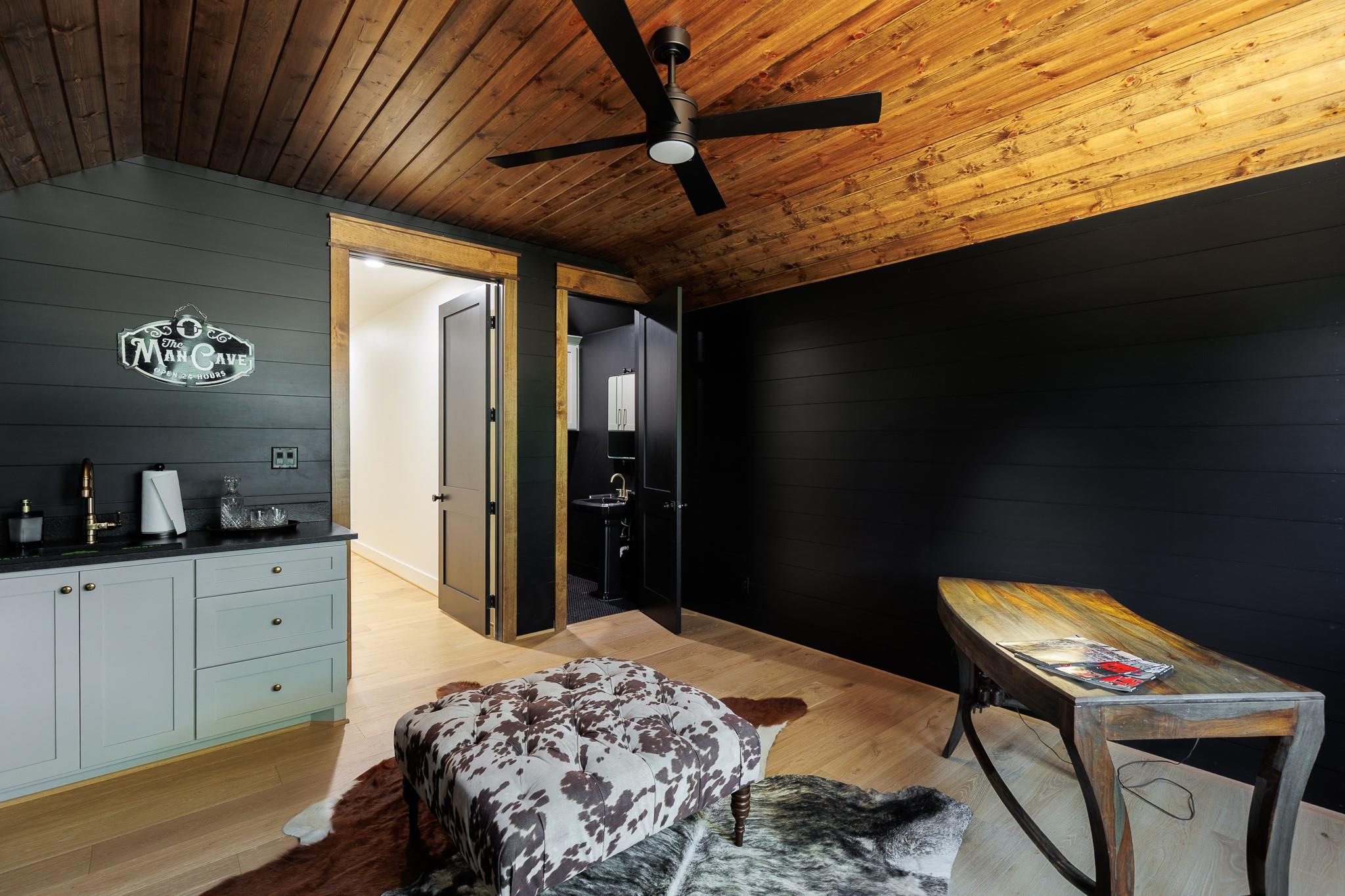 Kingsland, Texas, 78639, United States, 5 Bedrooms Bedrooms, ,4 BathroomsBathrooms,Residential,Active,2006783