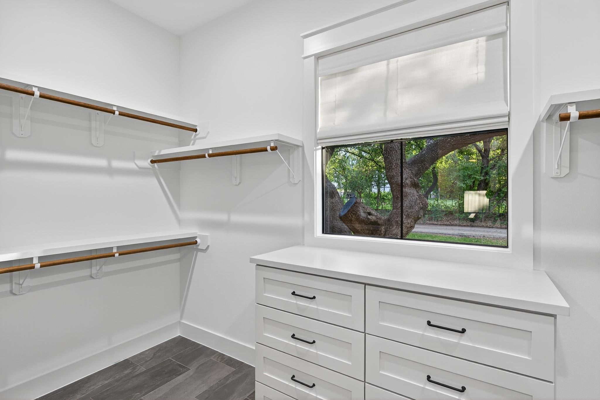 Kingsland, Texas, 78639, United States, 5 Bedrooms Bedrooms, ,4 BathroomsBathrooms,Residential,Active,2006783