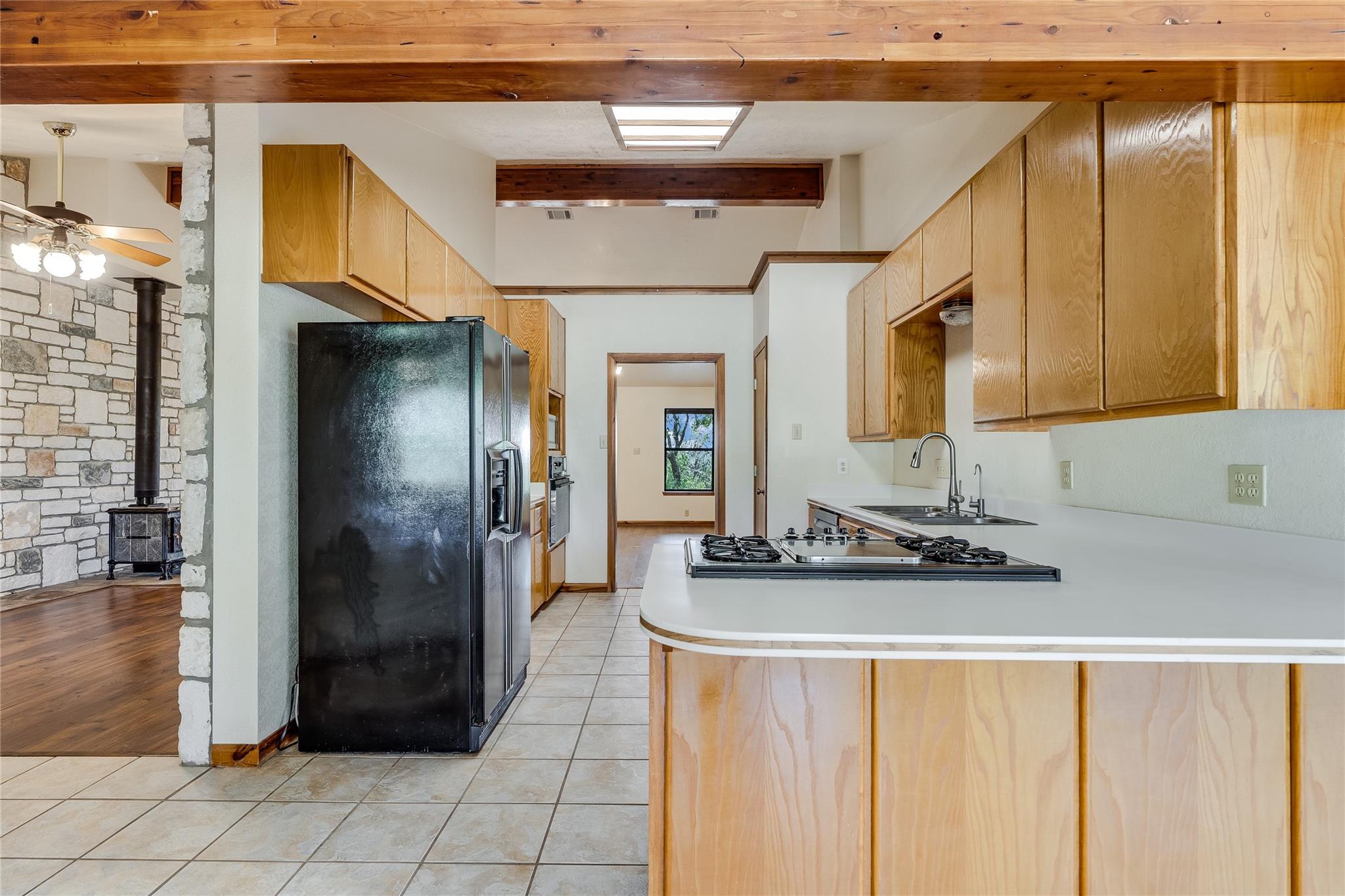 Spicewood, Texas, 78669, United States, ,3 BathroomsBathrooms,Residential,Active,1832331