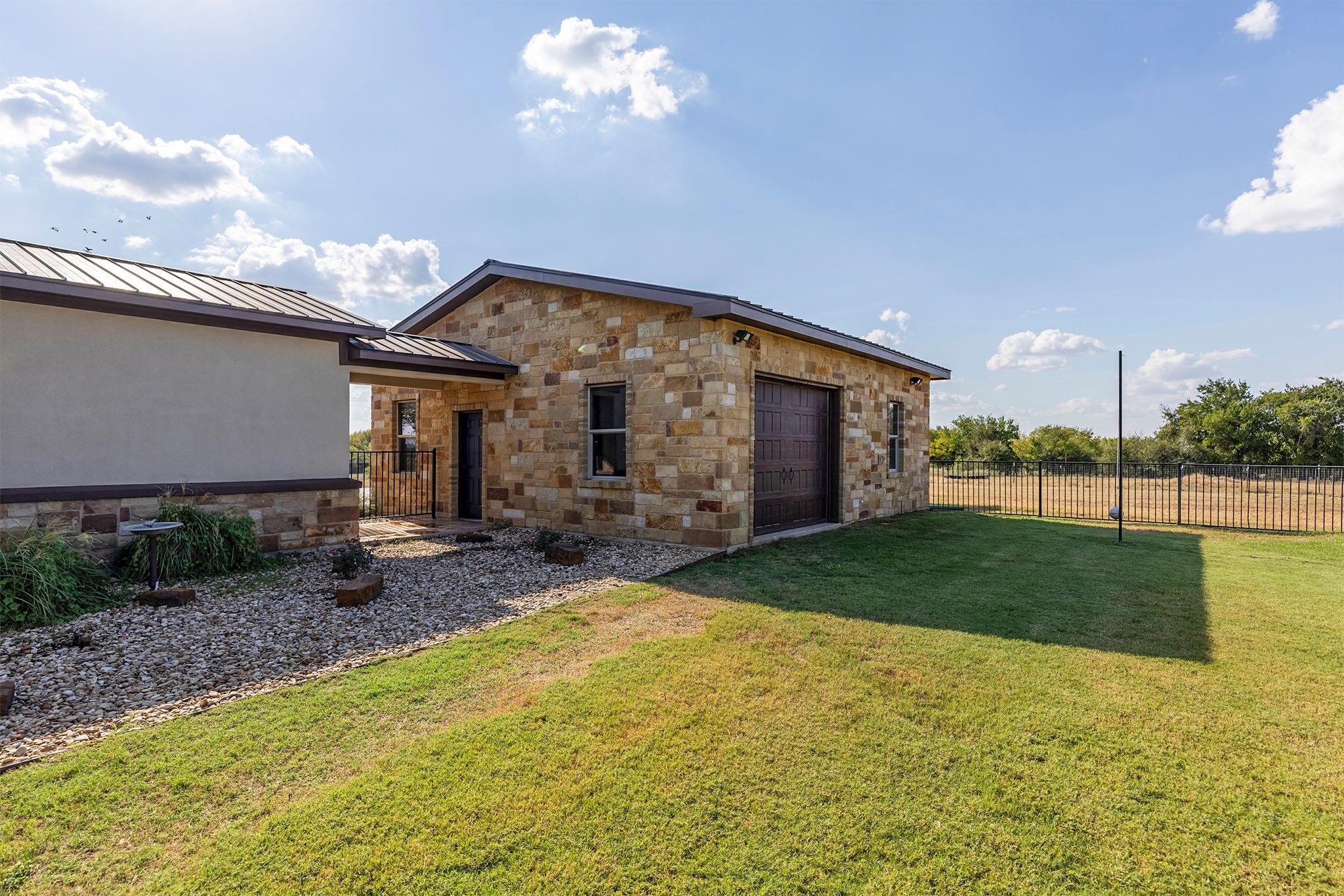 Elgin, Texas, 78621, United States, 5 Bedrooms Bedrooms, ,4 BathroomsBathrooms,Residential,Active,1945098