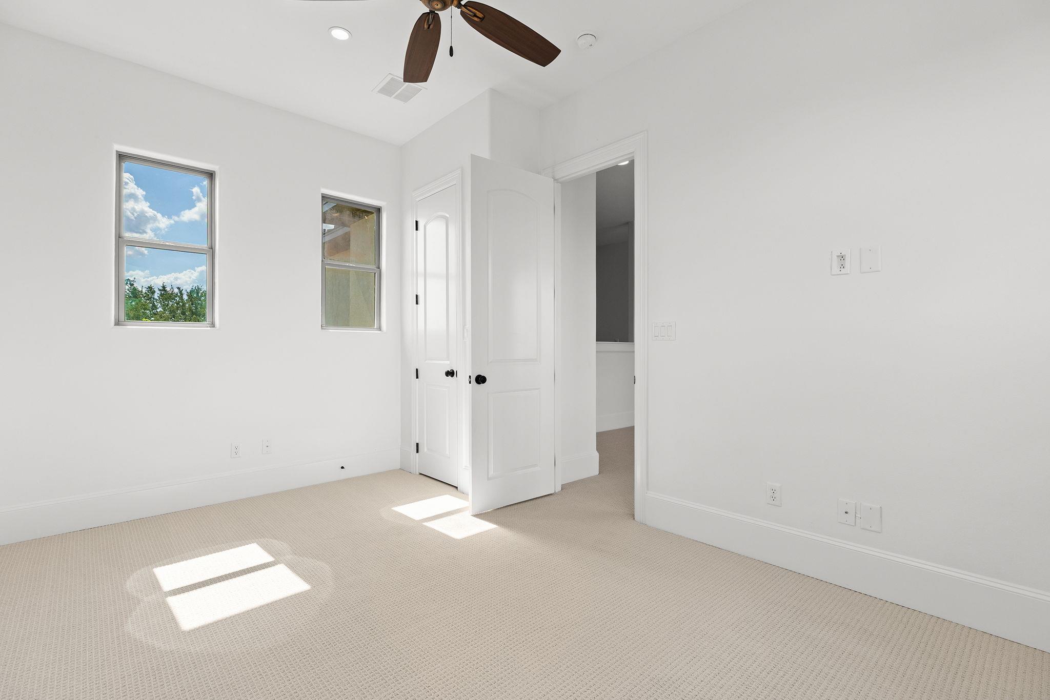 Elgin, Texas, 78621, United States, 5 Bedrooms Bedrooms, ,4 BathroomsBathrooms,Residential,Active,2006921