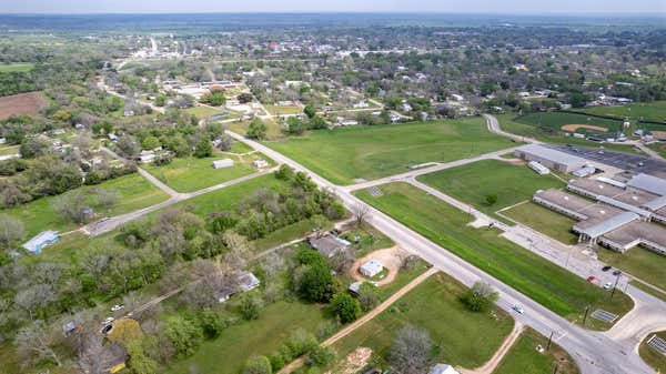 264 HIGHWAY 95 S, SMITHVILLE, TX 78957, photo 5 of 32