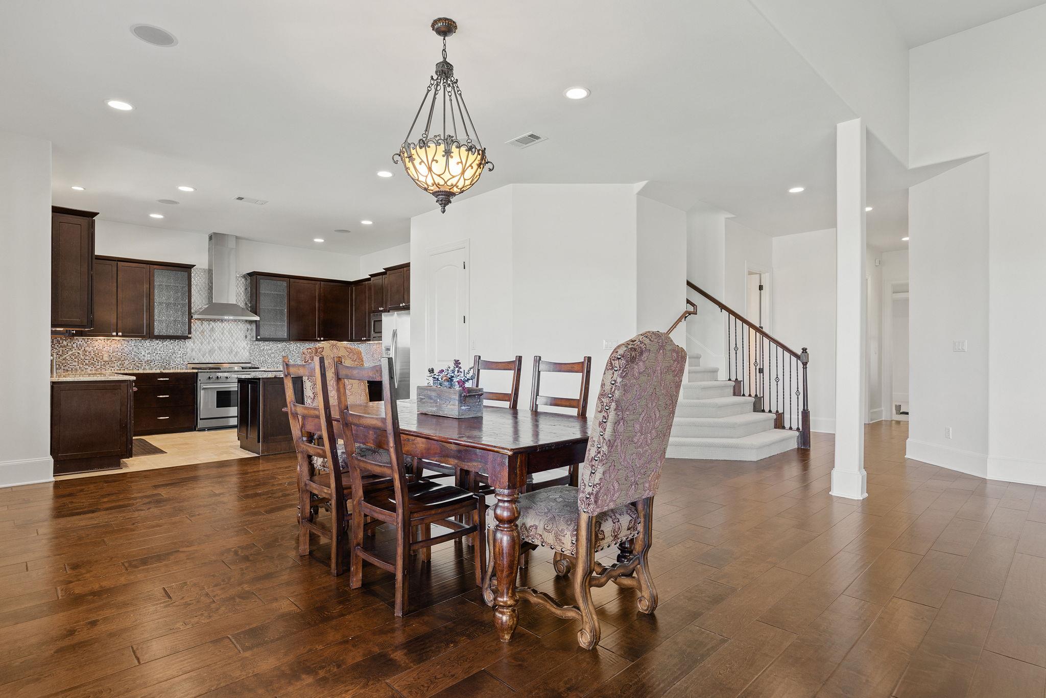 Elgin, Texas, 78621, United States, 5 Bedrooms Bedrooms, ,4 BathroomsBathrooms,Residential,Active,1945098